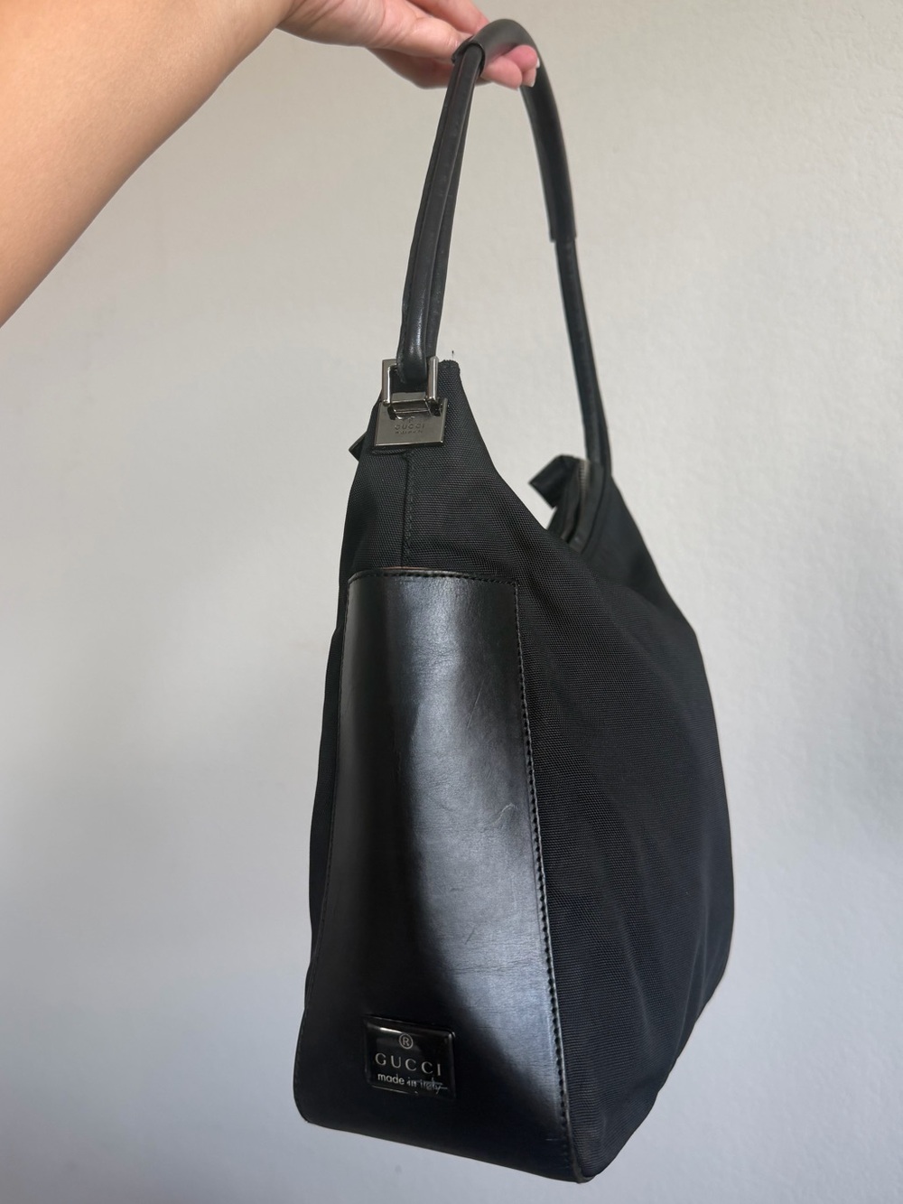 EUC Authentic Gucci Tom Ford Black Canvas Nylon Leather Shoulder Bag Logo Plate